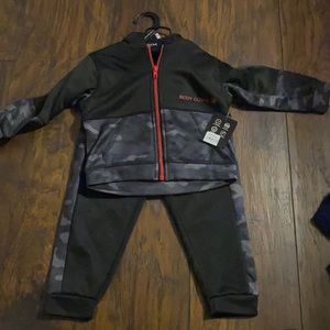 Body glove 24 months sweat suit